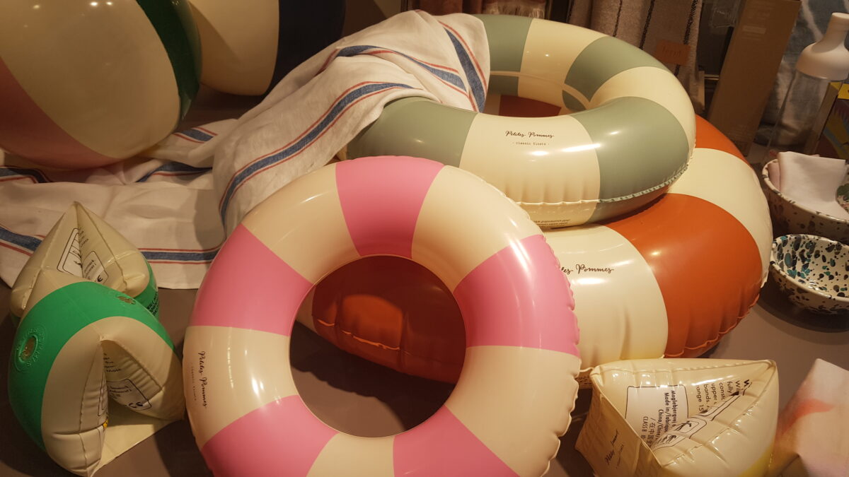 „Ab ins Wasser“: Teurer Rettungsring für Olympia, aber keine Hilfe für die Kinder